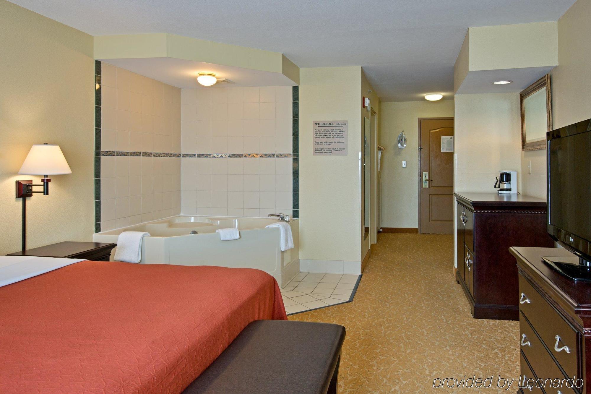 Country & By Radisson, Lexington, Va