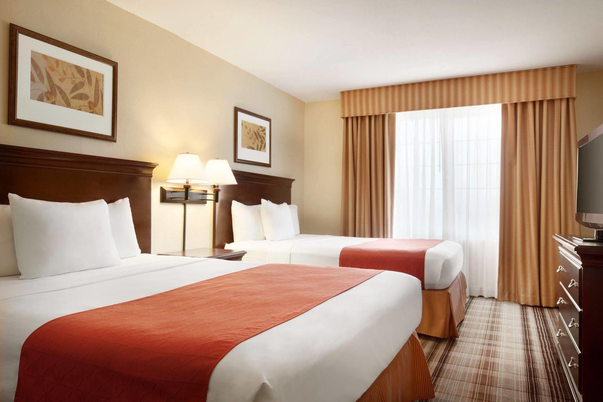 Country & By Radisson, Lexington, Va