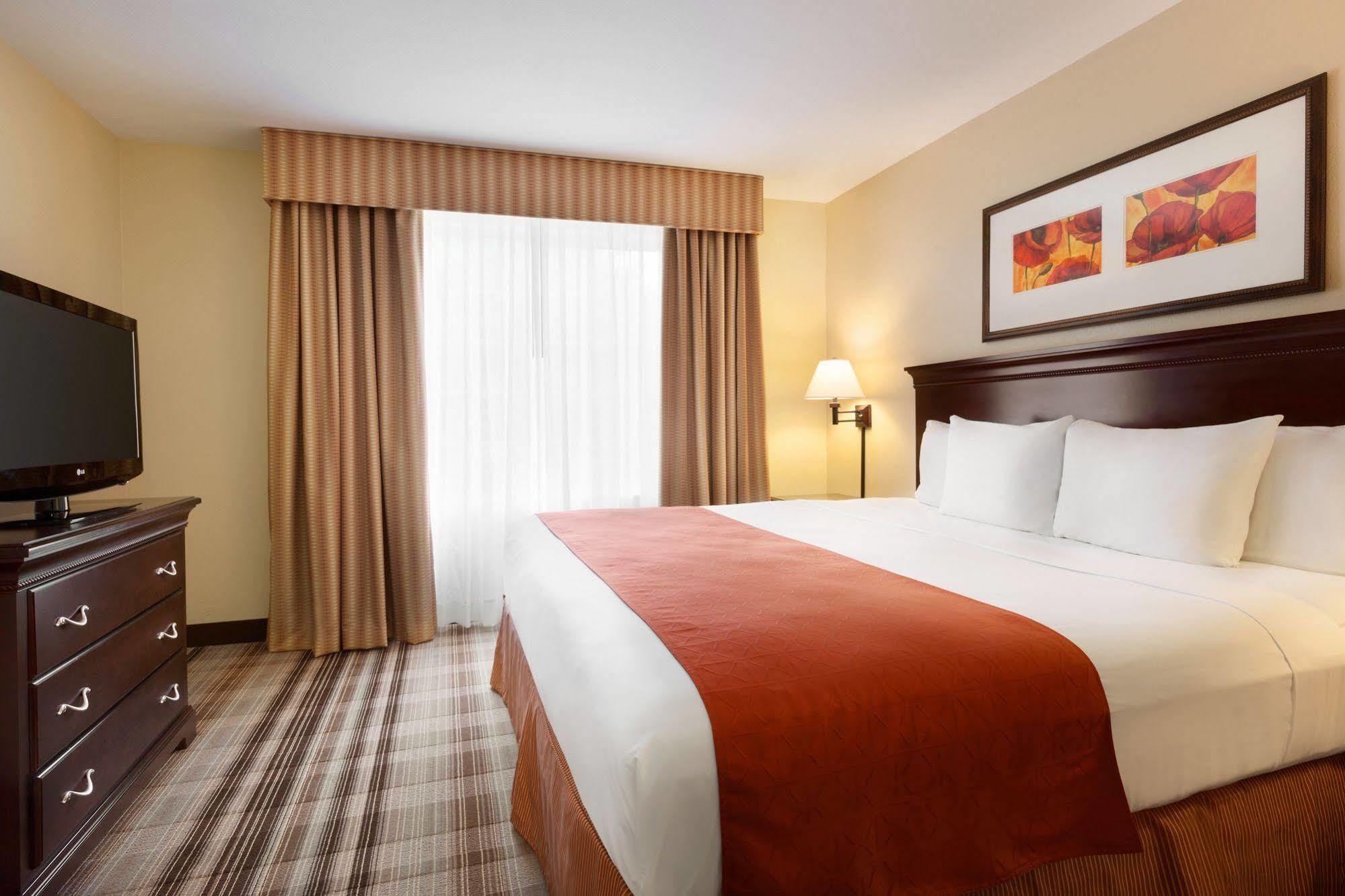 Hotel Country & By Radisson, Lexington, Va Lexington